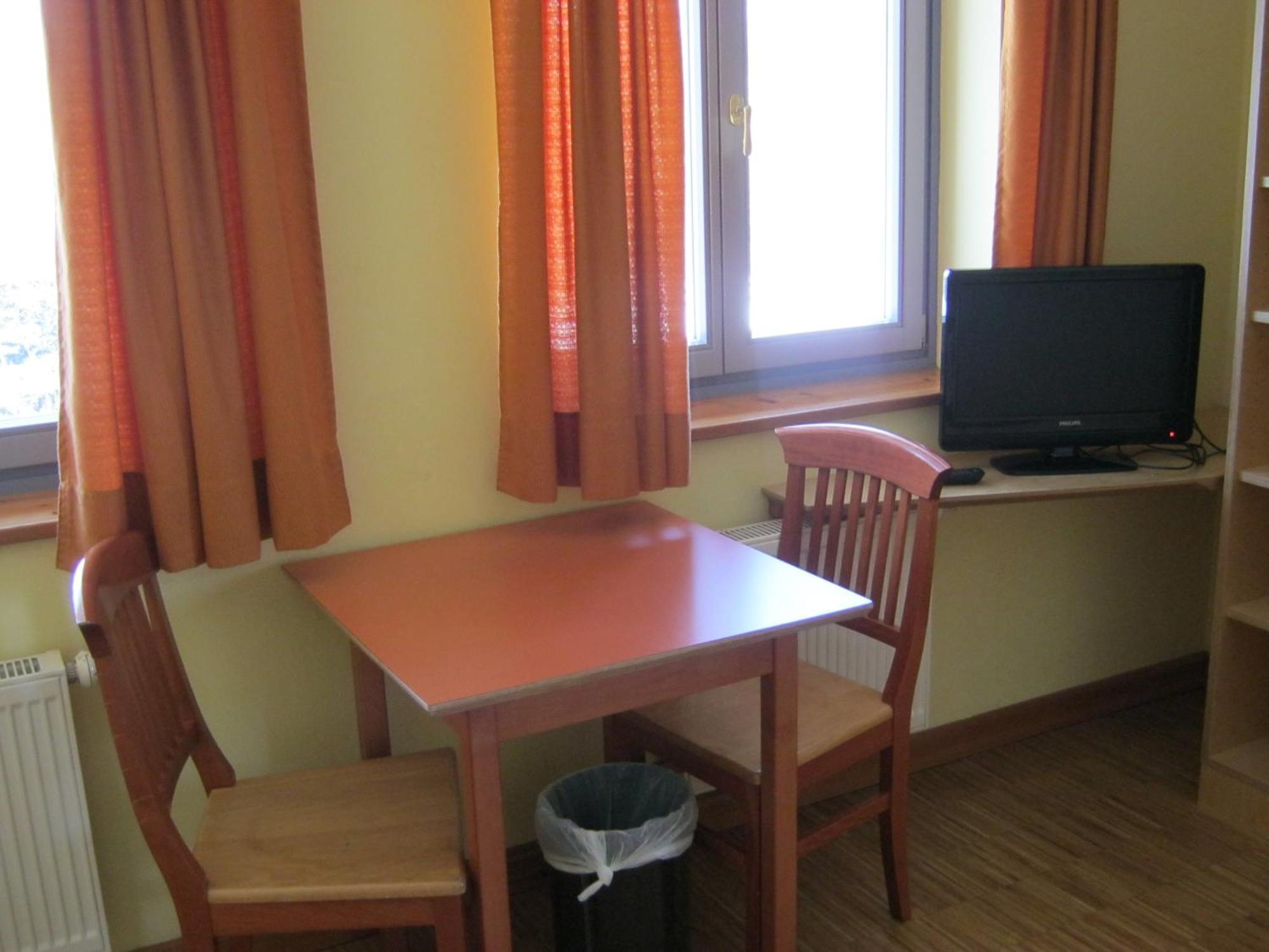 Hostel Jugend- Und Familiengaestehaus Cap Woerth Velden am Woerthersee